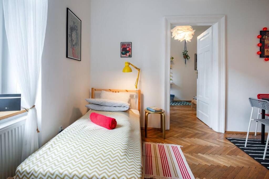 Blue Peace-Apartment With Free Parking In Center For 1-6 People Краков Экстерьер фото
