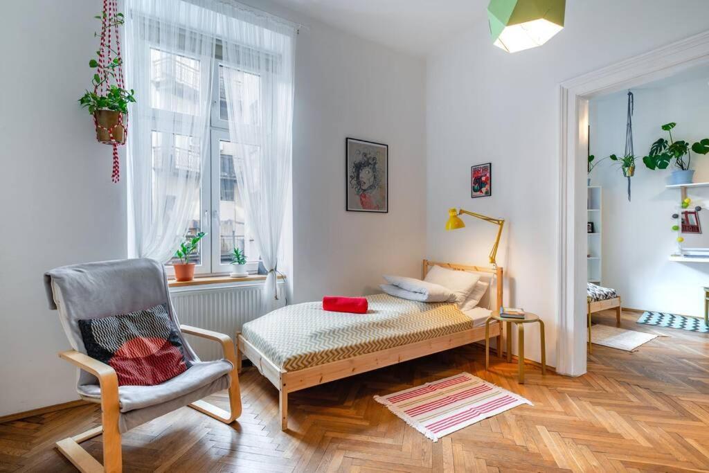 Blue Peace-Apartment With Free Parking In Center For 1-6 People Краков Экстерьер фото