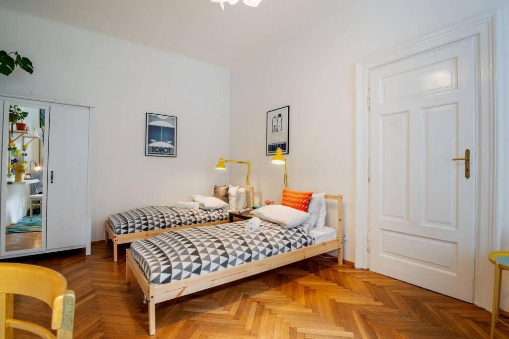 Blue Peace-Apartment With Free Parking In Center For 1-6 People Краков Экстерьер фото