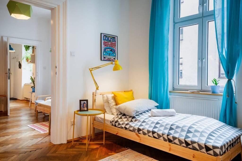 Blue Peace-Apartment With Free Parking In Center For 1-6 People Краков Экстерьер фото